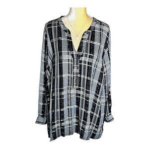 Lane Bryant Tunic Top Size 22/24 B/W Plaid With Metallic Thread Long Sleeves